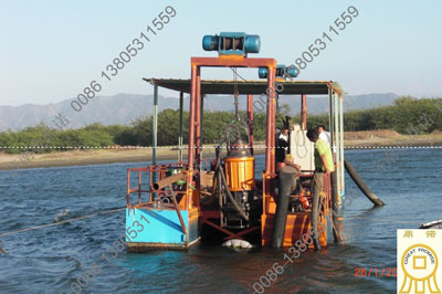 為客戶(hù)設計的潛水抽沙泵平臺