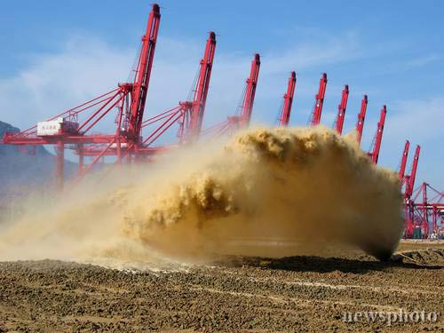 泥漿泵吹填施工場(chǎng)面